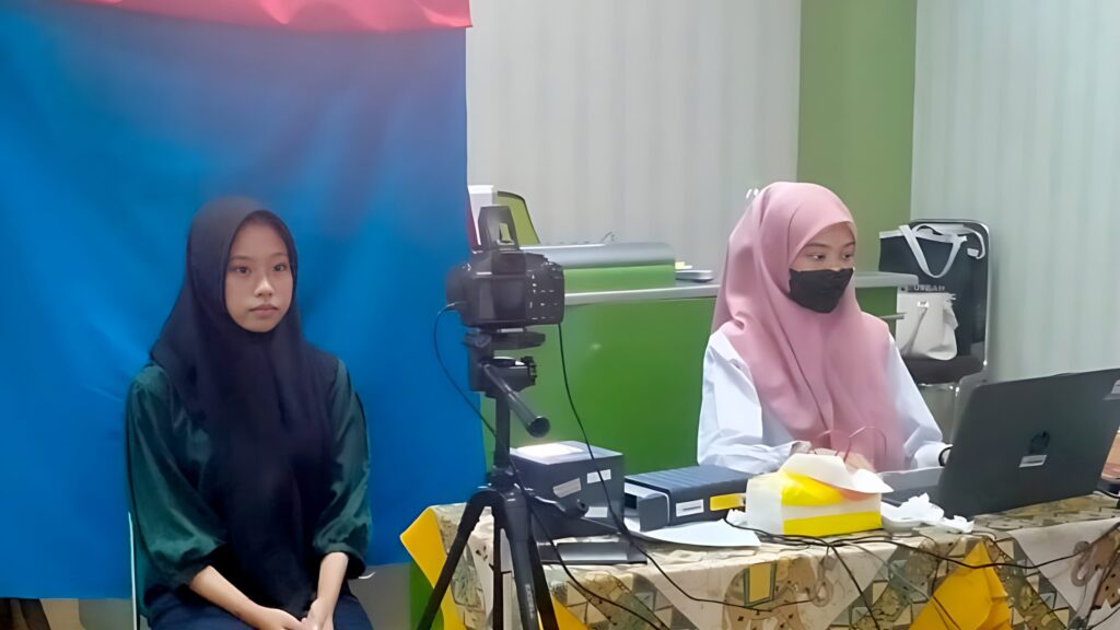 ilustrasdi proses foto KTP