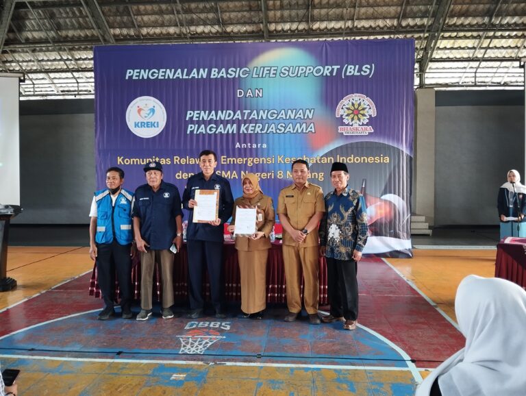 SMA Negeri 8 Malang Gelar Pengenalan Basic Life Support dan Teken MoU Bersama KREKI